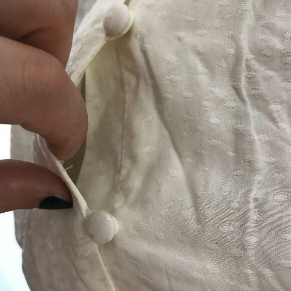 Chelsea28 Women's Ivory Button-up Sleeveless Blouse Size Small NWT - Picture 8 of 10